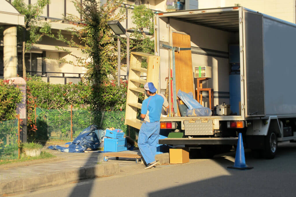 不用品回収をラクに！トラック積み放題サービスの内容と利用方法とは？